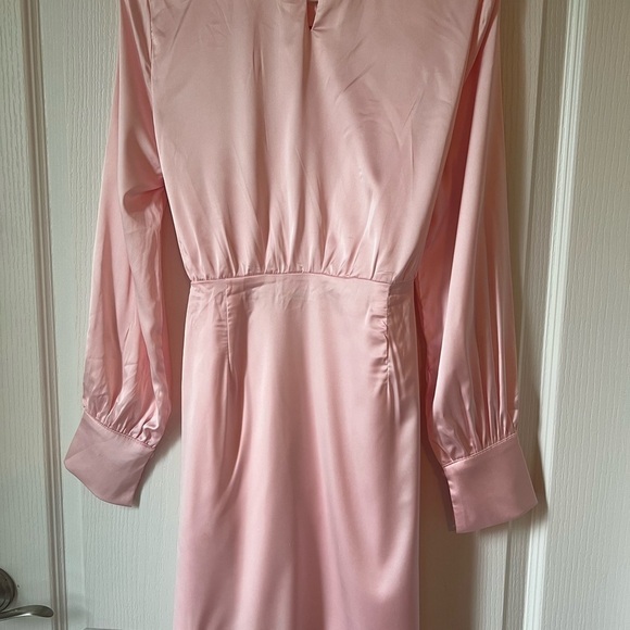 Barbie pink adorable satin dress with tie waist size small - Picture 5 of 6
